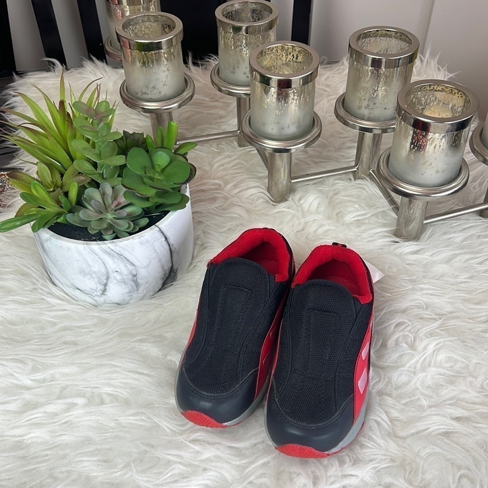 Details Black/Red Toddler Shoes Size 10